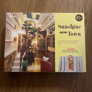 Rolife Sunshine Town DIY Miniature Kit